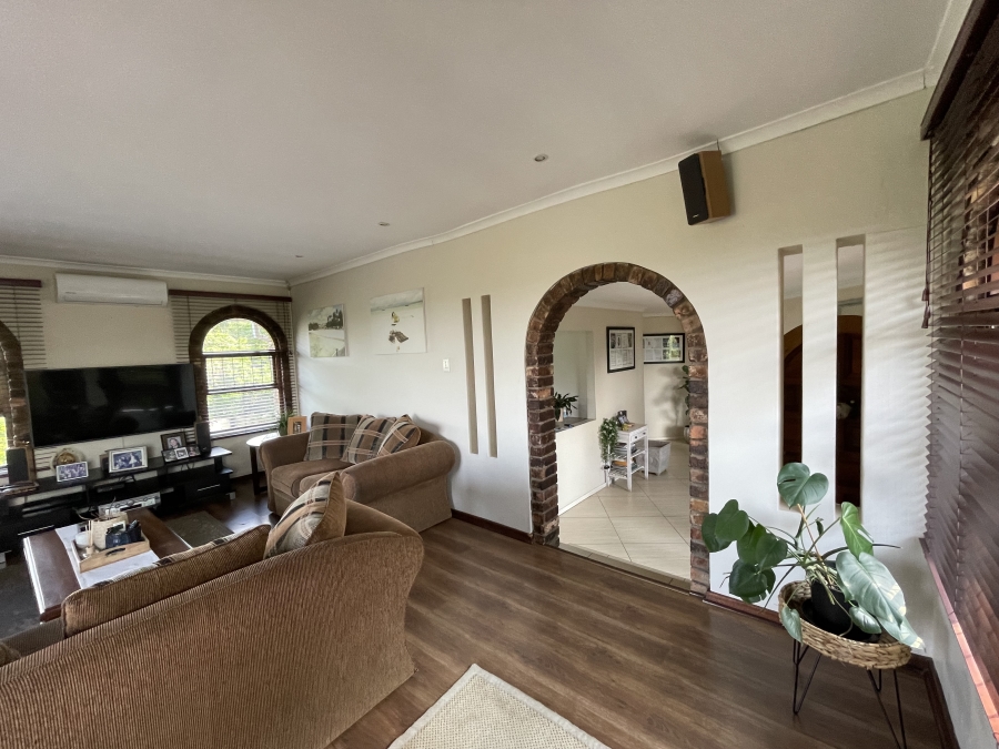5 Bedroom Property for Sale in Vincent Heights Eastern Cape